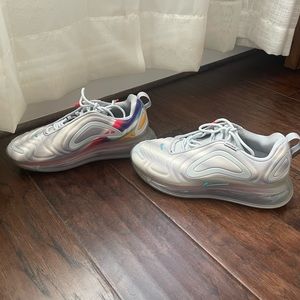 Womens Nike Air Max 720 'airbrush' Wolf
Grey Running Shoes. Size 6.5 women’s